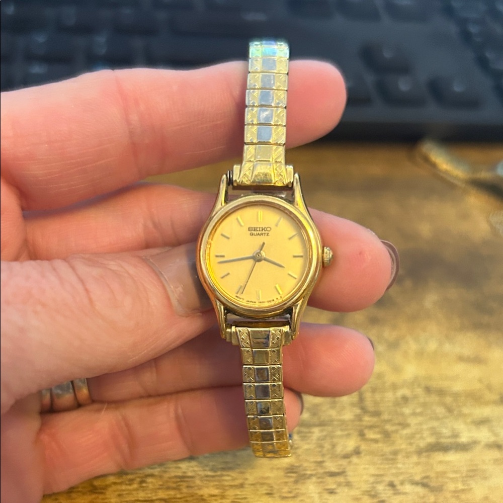Seiko Ladies Gold Tone Bracelet Watch